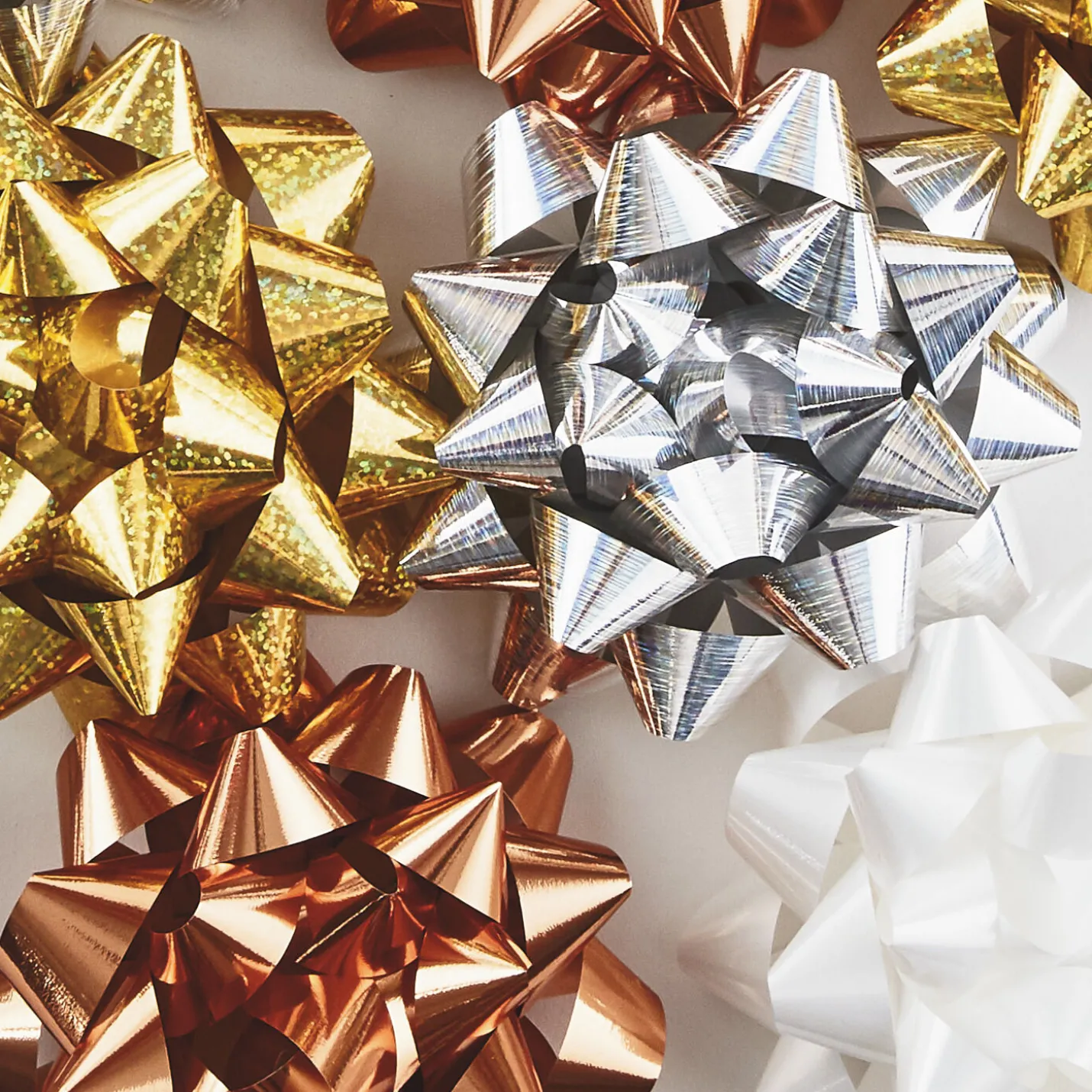Assorted 12-Pack White, Gold, Silver and Bronze Gift Bows