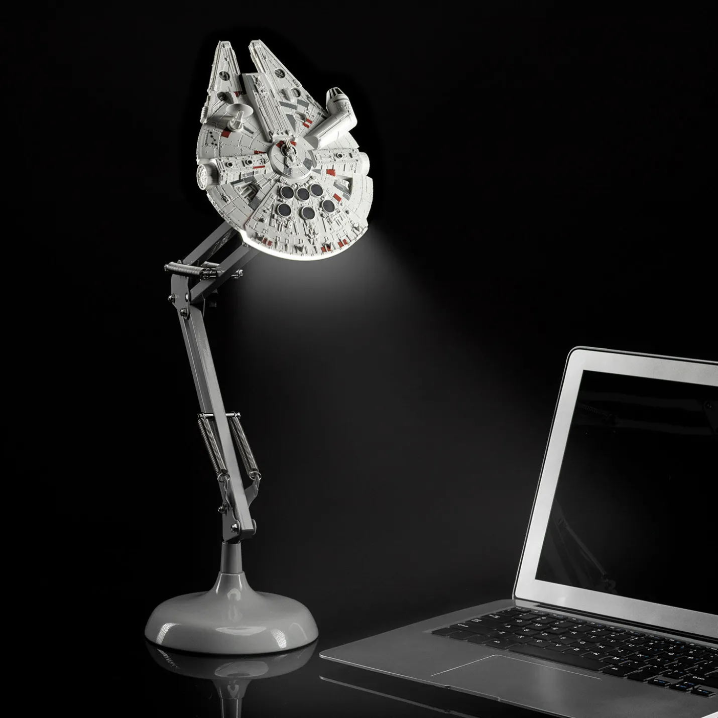 Paladone Star Wars Millennium Falcon Desk Light