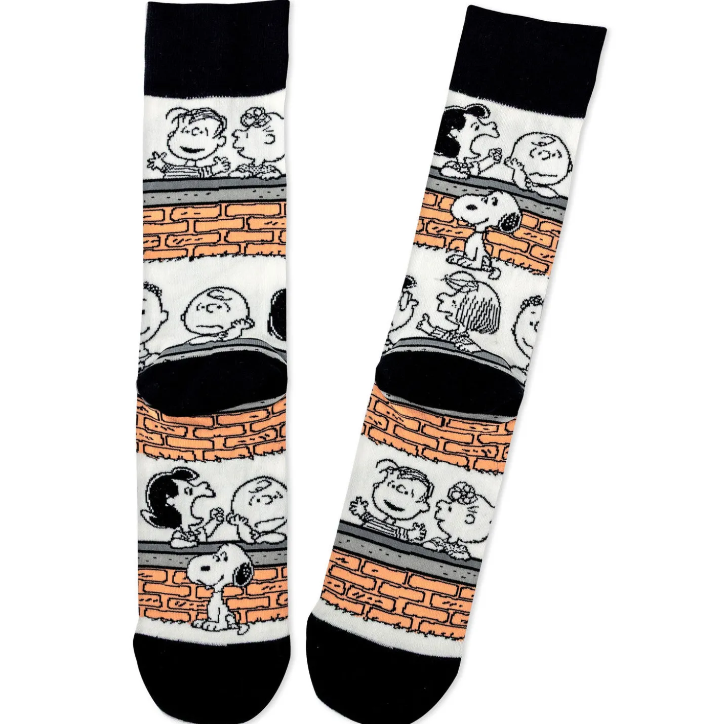 Peanuts® Gang at Brick Wall Novelty Crew Socks