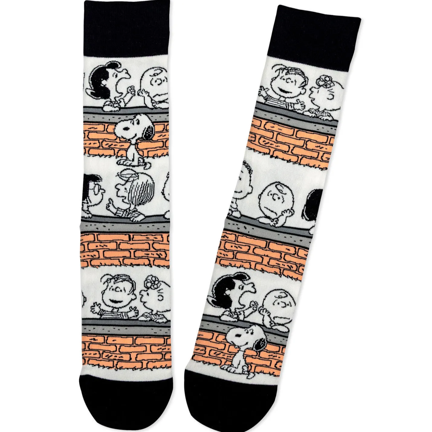 Peanuts® Gang at Brick Wall Novelty Crew Socks