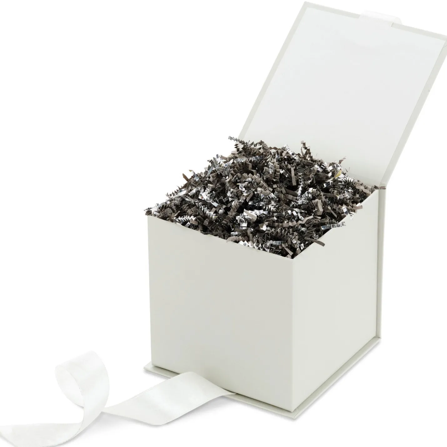 Silver Shredded Paper Pack, 1.5 oz.